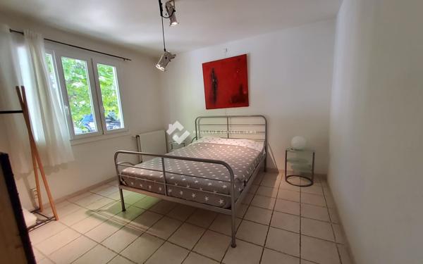 BARJAC – BELLE VILLA DE PLAIN-PIED AVEC PISCINE, GRAND TERRAIN ET ENVIRONNEMENT PRIVILÉGIÉ