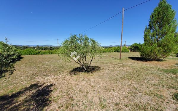 BARJAC – BELLE VILLA DE PLAIN-PIED AVEC PISCINE, GRAND TERRAIN ET ENVIRONNEMENT PRIVILÉGIÉ