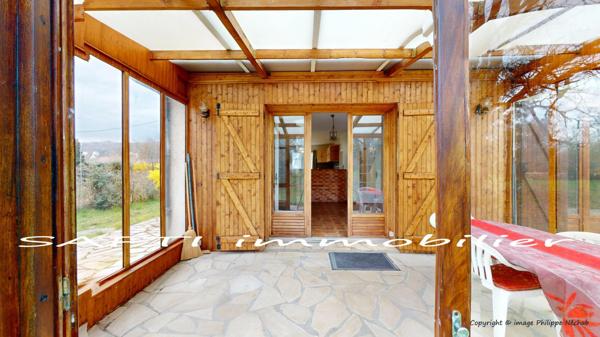 Maison de 198m2 habitables - 4 chambres - terrain de 6600m2 autour + sous-sol total .