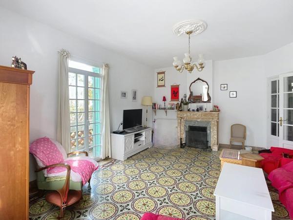 Belle maison de maître avec piscine et garage