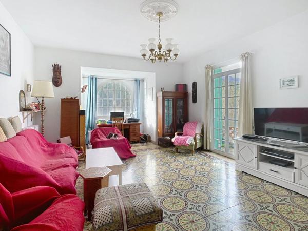 Belle maison de maître avec piscine et garage