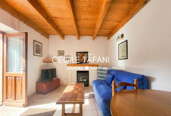 À Zerubia, charme authentique et vue montagne.