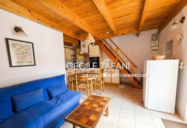 À Zerubia, charme authentique et vue montagne.