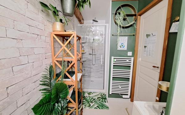 Appartement à louer    1 pièce •  Finhan