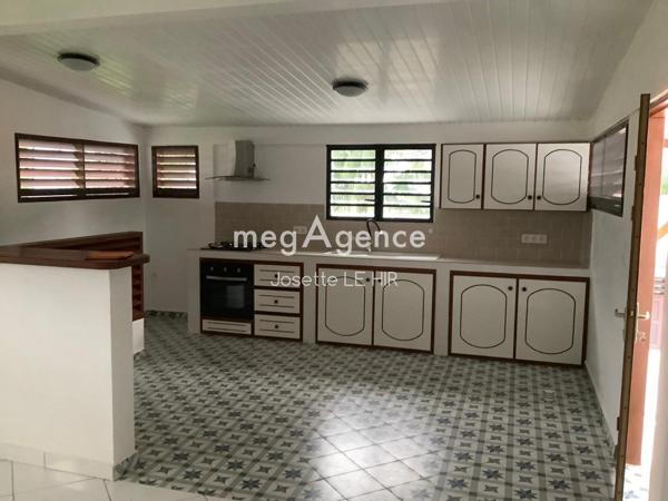 Immeuble à CAYENNE, 97300 - 402m²