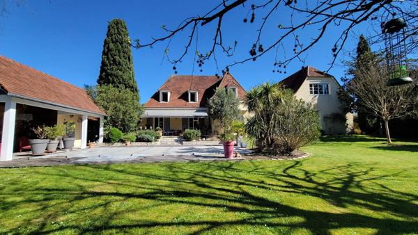 Maison Pau 8 pièce(s) 261 m2