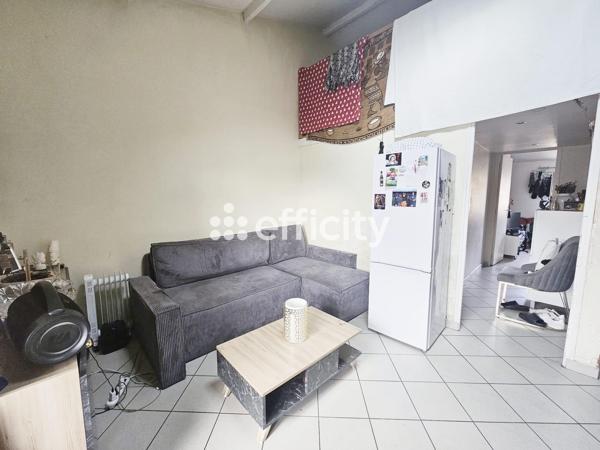 Appartement
         2 pièces
        - 33 m² 139 000 € *