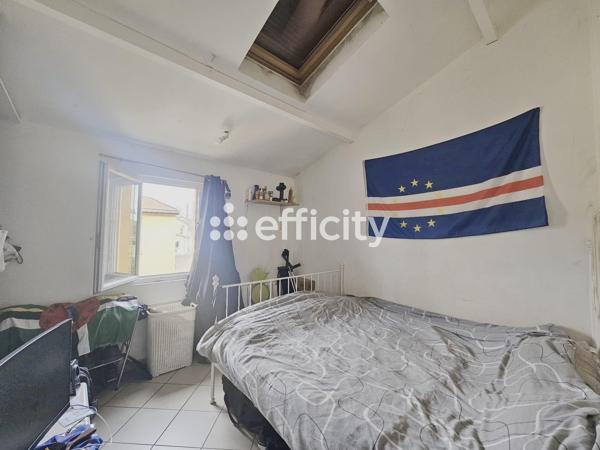 Appartement
         2 pièces
        - 33 m² 139 000 € *