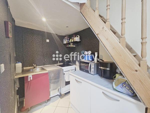Appartement
         2 pièces
        - 33 m² 139 000 € *