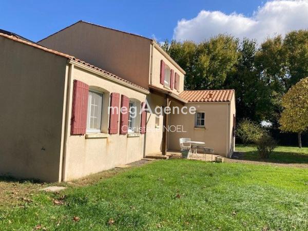 Maison à PETOSSE, 85570 - 7 pièces 154m²