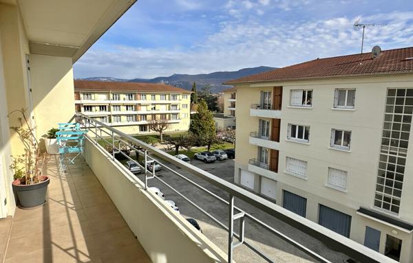 APPARTEMENT T3 TRAVERSANT AVEC BALCONS - SAINT MARCELLIN