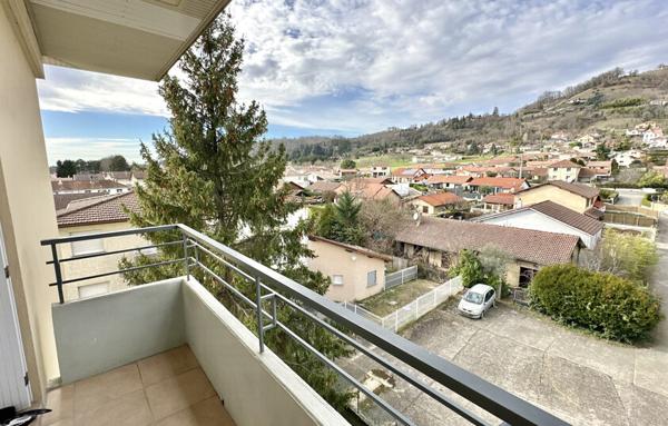 APPARTEMENT T3 TRAVERSANT AVEC BALCONS - SAINT MARCELLIN