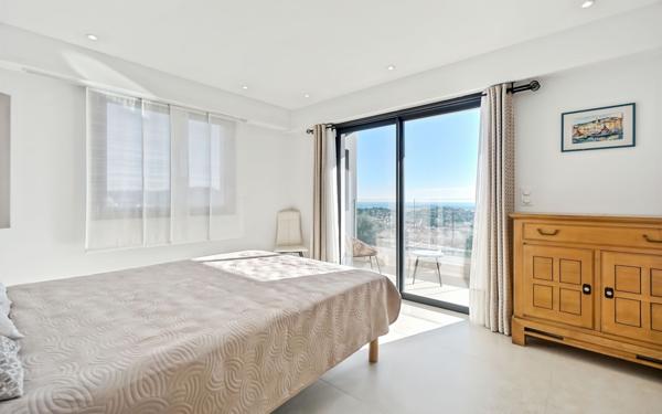 Maison à vendre    6 pièces •  Vallauris