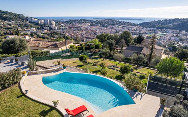 Maison à vendre    6 pièces •  Vallauris