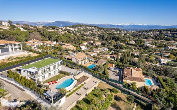 Maison à vendre    6 pièces •  Vallauris