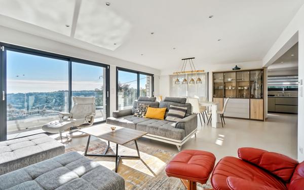 Maison à vendre    6 pièces •  Vallauris