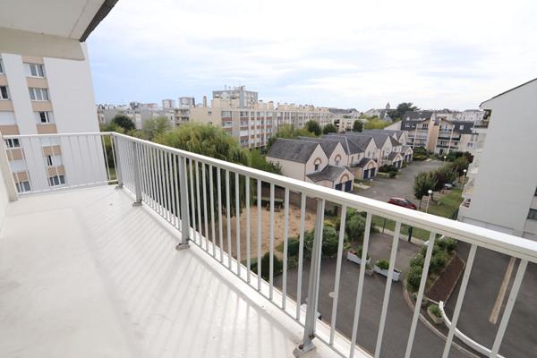 SECTEUR BORDS DE LOIRE - APPARTEMENT T.2 - 49M² - BALCON ET PARKING