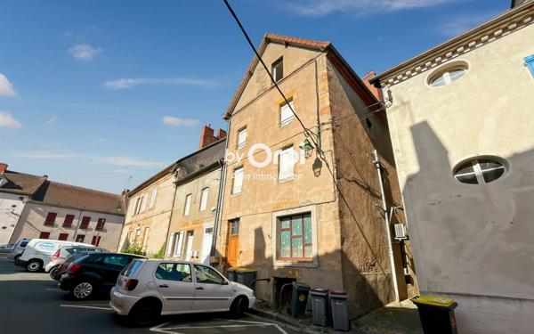 Immeuble à vendre    6 pièces •  Montmarault