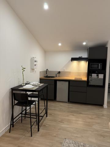 Meyrargues (13650) Appartement avec terrasse, jardinet et studio indépendant