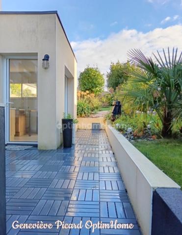 Maison rénovée avec jardin à Pontivy, à deux pas des commerces !