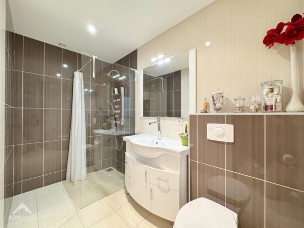 Péron (01630) Grange Gessienne 8 Pièces 240 m2