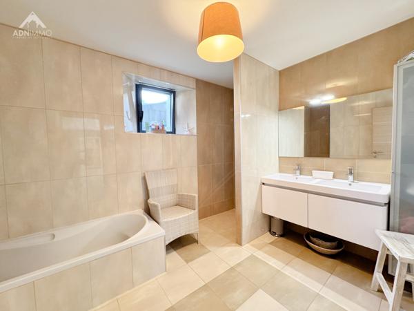 Péron (01630) Grange Gessienne 8 Pièces 240 m2