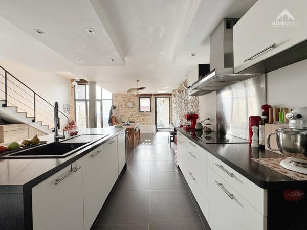 Péron (01630) Grange Gessienne 8 Pièces 240 m2