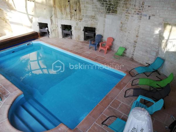 Dans la commune de RANTON  (86) à 40 mn de SAUMUR et à 1h de POITIERS et du FUTUROSCOPE, je vous propose cette  belle maison FAMILIALE  de 6 chambres,  de 290 m2 sur une parcelle de 3500 m2 env.

Maison comprenant au rez-de-chaussée : 
Belle cuisine aménagée et équipée, buanderie (ou arrière cuisine) avec ancien four à pain, VASTE SEJOUR  avec cheminée insert.
Grande  VERANDA avec store, TERRASSE 
2 chambres (une avec cheminée insert, l'autre cheminée ouverte) Une  salle d'eau avec DOUCHE ITALIENNE

1er étage : 
Palier avec WC desservant 3 CHAMBRES SUITES , une avec salle d'eau, une deuxième avec salle de bains/wc  et la troisième avec salle d'eau/wc.
Grande TERRASSE

2ème étage : grande chambre (dortoir) avec salle de bains et WC

Espace DETENTE :  Une dépendance COUVERTE avec une PISCINE CHAUFFÉE, un JACUZZI. une Grande cave, un GARAGE 
La propriété  est décorée avec beaucoup de goût.

LES + :  Fenêtres en DOUBLE VITRAGE,  cheminée avec insert , toiture en ardoise en très bon état. Possibilité vente avec mobilier.

Idéal grande famille, ou pour un GITE, ou MAISON D'HOTE pour un revenu complémentaire ou Investisseurs

Contact pour visite : Estelle André au 06 62 79 05 07 ou mail  e.andre@bskimmobilier.com
                                   Isabelle Bassac au 06 33 64 15 64 ou mail  i.bassac@bskimmobilier.com