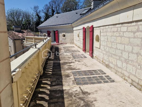 Dans la commune de RANTON  (86) à 40 mn de SAUMUR et à 1h de POITIERS et du FUTUROSCOPE, je vous propose cette  belle maison FAMILIALE  de 6 chambres,  de 290 m2 sur une parcelle de 3500 m2 env.

Maison comprenant au rez-de-chaussée : 
Belle cuisine aménagée et équipée, buanderie (ou arrière cuisine) avec ancien four à pain, VASTE SEJOUR  avec cheminée insert.
Grande  VERANDA avec store, TERRASSE 
2 chambres (une avec cheminée insert, l'autre cheminée ouverte) Une  salle d'eau avec DOUCHE ITALIENNE

1er étage : 
Palier avec WC desservant 3 CHAMBRES SUITES , une avec salle d'eau, une deuxième avec salle de bains/wc  et la troisième avec salle d'eau/wc.
Grande TERRASSE

2ème étage : grande chambre (dortoir) avec salle de bains et WC

Espace DETENTE :  Une dépendance COUVERTE avec une PISCINE CHAUFFÉE, un JACUZZI. une Grande cave, un GARAGE 
La propriété  est décorée avec beaucoup de goût.

LES + :  Fenêtres en DOUBLE VITRAGE,  cheminée avec insert , toiture en ardoise en très bon état. Possibilité vente avec mobilier.

Idéal grande famille, ou pour un GITE, ou MAISON D'HOTE pour un revenu complémentaire ou Investisseurs

Contact pour visite : Estelle André au 06 62 79 05 07 ou mail  e.andre@bskimmobilier.com
                                   Isabelle Bassac au 06 33 64 15 64 ou mail  i.bassac@bskimmobilier.com