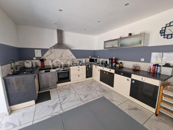 Dans la commune de RANTON  (86) à 40 mn de SAUMUR et à 1h de POITIERS et du FUTUROSCOPE, je vous propose cette  belle maison FAMILIALE  de 6 chambres,  de 290 m2 sur une parcelle de 3500 m2 env.

Maison comprenant au rez-de-chaussée : 
Belle cuisine aménagée et équipée, buanderie (ou arrière cuisine) avec ancien four à pain, VASTE SEJOUR  avec cheminée insert.
Grande  VERANDA avec store, TERRASSE 
2 chambres (une avec cheminée insert, l'autre cheminée ouverte) Une  salle d'eau avec DOUCHE ITALIENNE

1er étage : 
Palier avec WC desservant 3 CHAMBRES SUITES , une avec salle d'eau, une deuxième avec salle de bains/wc  et la troisième avec salle d'eau/wc.
Grande TERRASSE

2ème étage : grande chambre (dortoir) avec salle de bains et WC

Espace DETENTE :  Une dépendance COUVERTE avec une PISCINE CHAUFFÉE, un JACUZZI. une Grande cave, un GARAGE 
La propriété  est décorée avec beaucoup de goût.

LES + :  Fenêtres en DOUBLE VITRAGE,  cheminée avec insert , toiture en ardoise en très bon état. Possibilité vente avec mobilier.

Idéal grande famille, ou pour un GITE, ou MAISON D'HOTE pour un revenu complémentaire ou Investisseurs

Contact pour visite : Estelle André au 06 62 79 05 07 ou mail  e.andre@bskimmobilier.com
                                   Isabelle Bassac au 06 33 64 15 64 ou mail  i.bassac@bskimmobilier.com