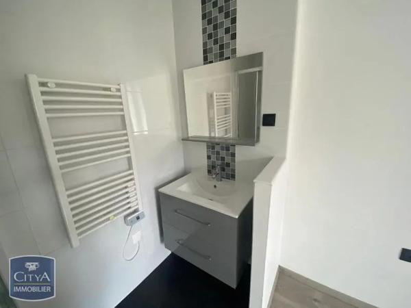 Appartement à louer 2 pièces 38.09m² Charleville-Mézières (08000)