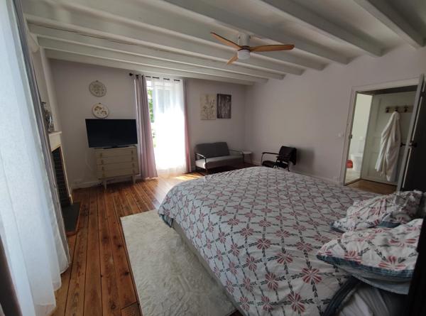 Maison de village offrant 5 chambres avec cour