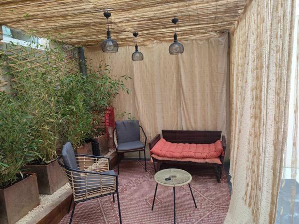 Maison de village offrant 5 chambres avec cour