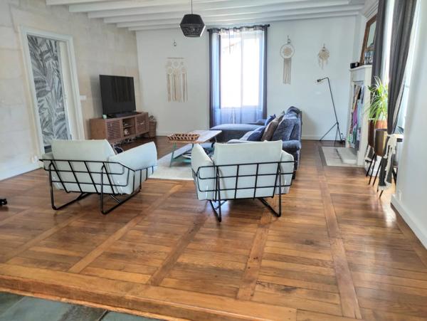 Maison de village offrant 5 chambres avec cour