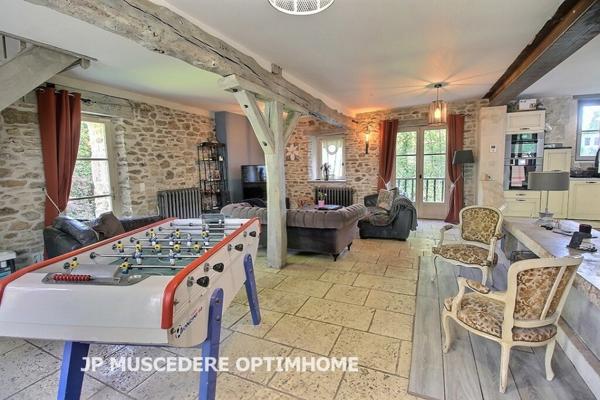 Ancien moulin du XIIIe siècle rénové avec charme – 600 m² habitables – Terrain de 7000 m² – Duvy (Oise)