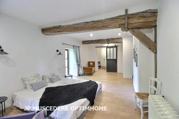 Ancien moulin du XIIIe siècle rénové avec charme – 600 m² habitables – Terrain de 7000 m² – Duvy (Oise)