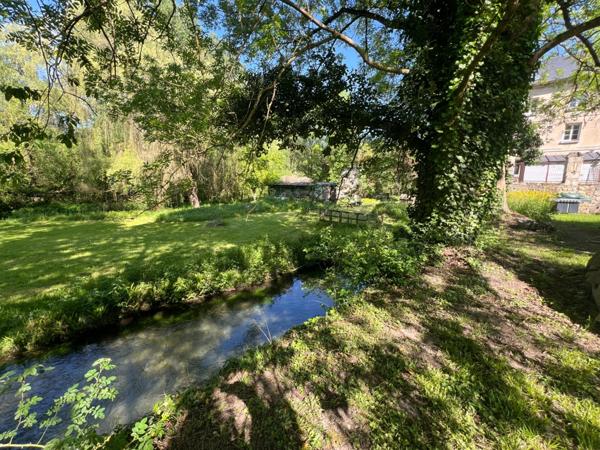 Ancien moulin du XIIIe siècle rénové avec charme – 600 m² habitables – Terrain de 7000 m² – Duvy (Oise)
