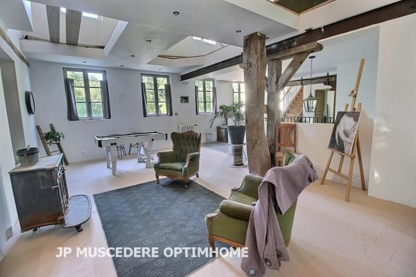 Ancien moulin du XIIIe siècle rénové avec charme – 600 m² habitables – Terrain de 7000 m² – Duvy (Oise)