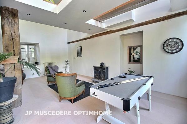 Ancien moulin du XIIIe siècle rénové avec charme – 600 m² habitables – Terrain de 7000 m² – Duvy (Oise)