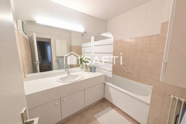 P3 avec terrasse et deux stationnements - résidence standing proche centre ville