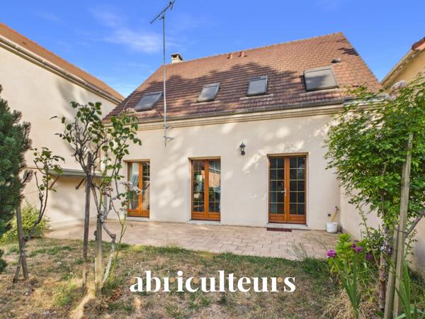 Maison familiale avec terrasse et jardin Versailles Porchefontaine 107m², 3 chambres