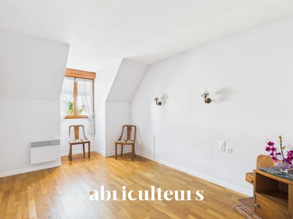 Maison familiale avec terrasse et jardin Versailles Porchefontaine 107m², 3 chambres