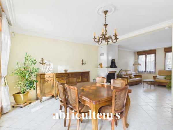 Maison familiale avec terrasse et jardin Versailles Porchefontaine 107m², 3 chambres