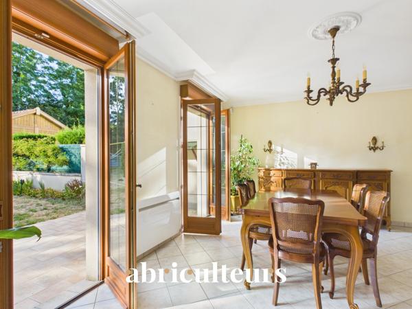 Maison familiale avec terrasse et jardin Versailles Porchefontaine 107m², 3 chambres