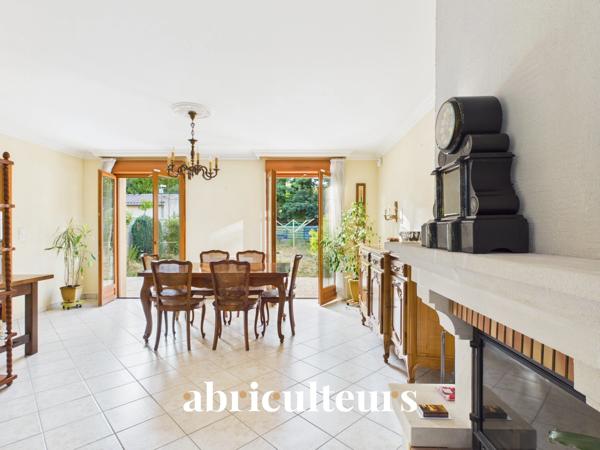Maison familiale avec terrasse et jardin Versailles Porchefontaine 107m², 3 chambres