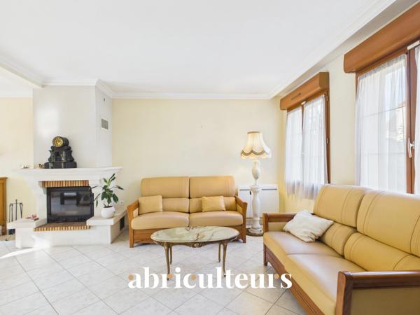 Maison familiale avec terrasse et jardin Versailles Porchefontaine 107m², 3 chambres
