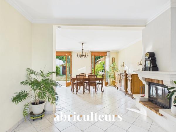 Maison familiale avec terrasse et jardin Versailles Porchefontaine 107m², 3 chambres