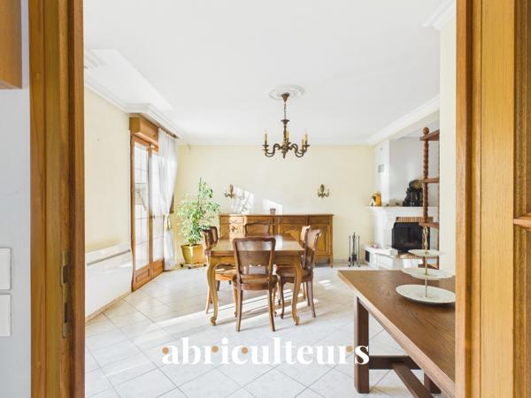 Maison familiale avec terrasse et jardin Versailles Porchefontaine 107m², 3 chambres