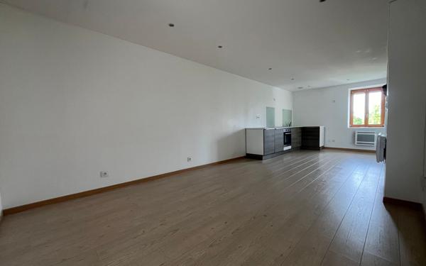 Appartement à louer    2 pièces • 50 m2 Charnay-lès-Mâcon