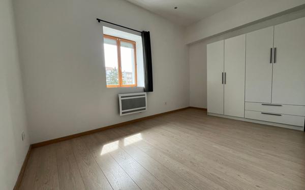 Appartement à louer    2 pièces • 50 m2 Charnay-lès-Mâcon